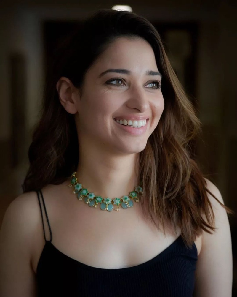 Tamannaah tamil new hot bikkini clicks