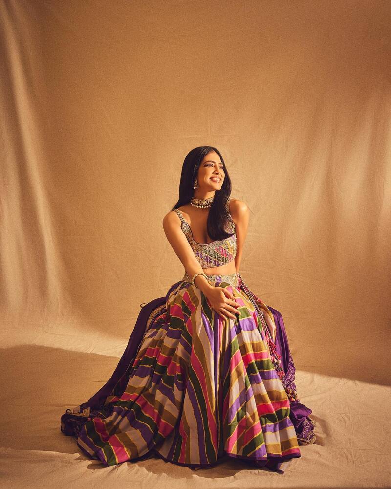 Malavika mohanan hot clicks master vijay