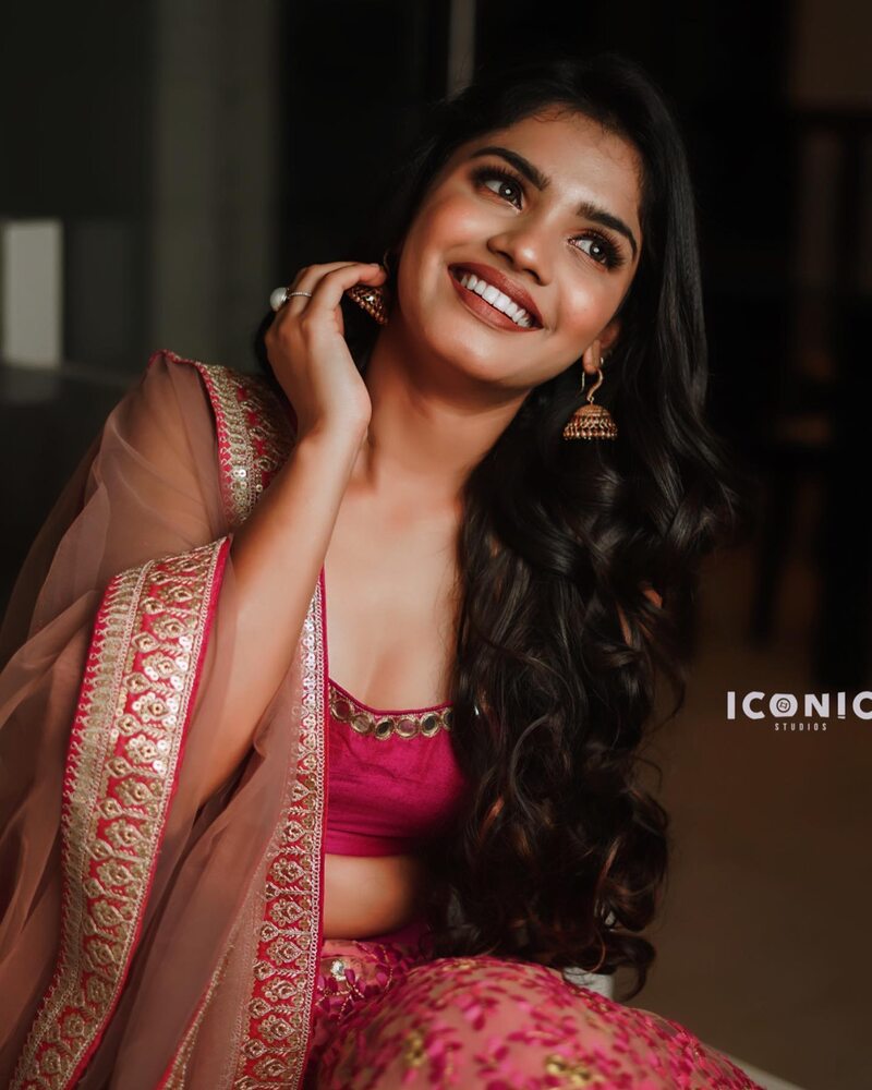 Pranika dhakshu new vijay tv hot