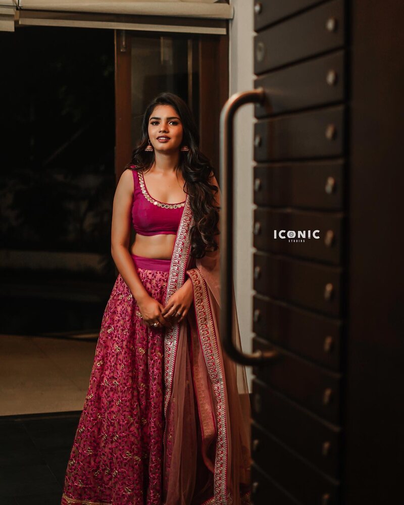 Pranika dhakshu new vijay tv hot