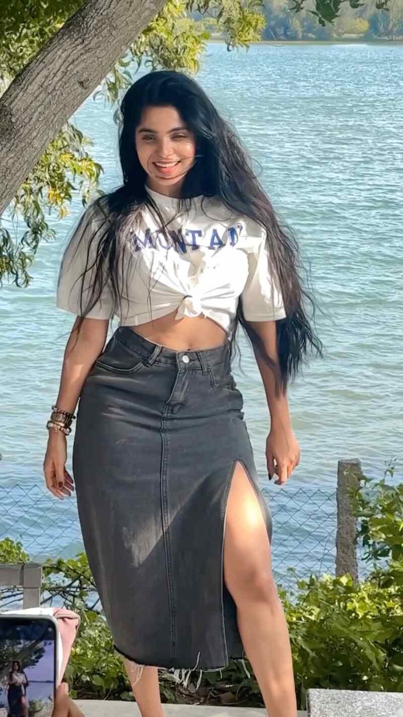 Divya bharathi new bikkini