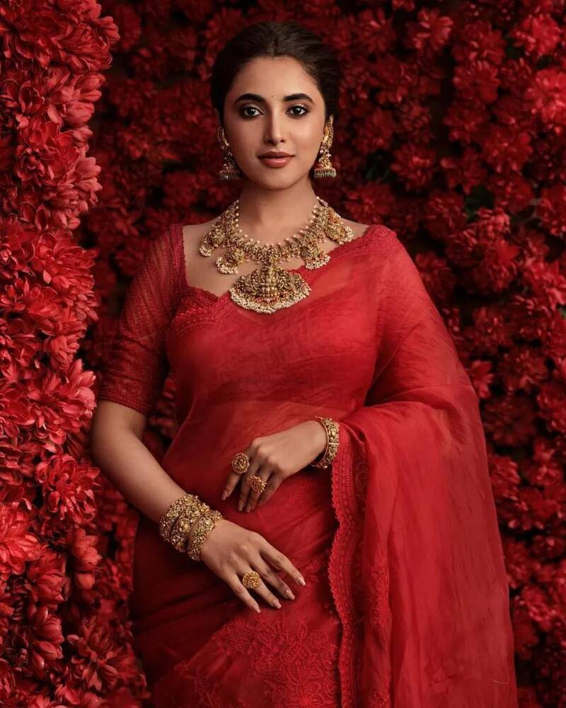 Priyanka mohan new doctor hot actress