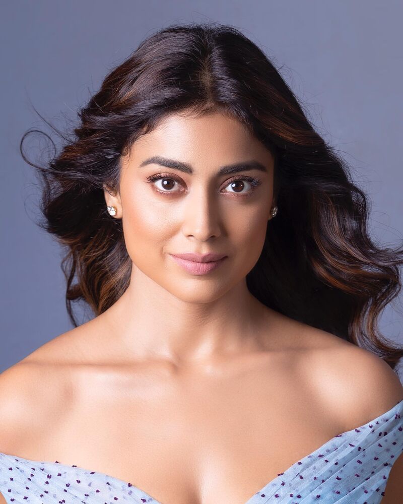Shriya saran new hot