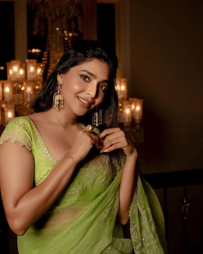 Aishwarya lekshmi new ponniyin selvan hot