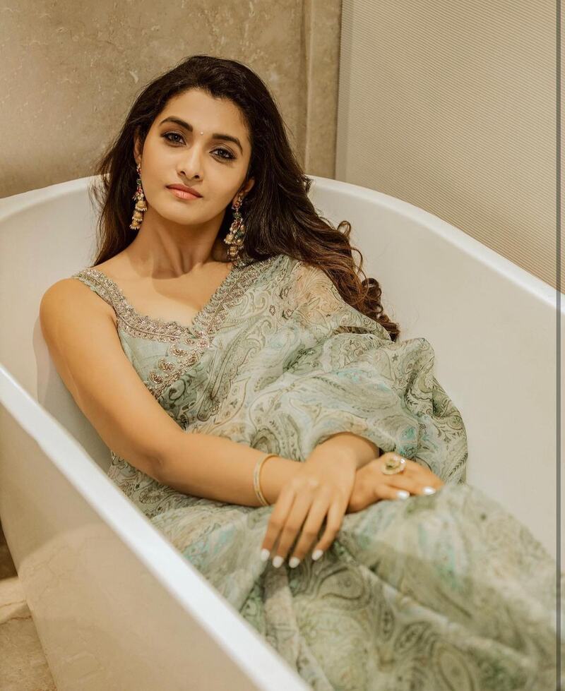 Priya bhavanishankar new hot