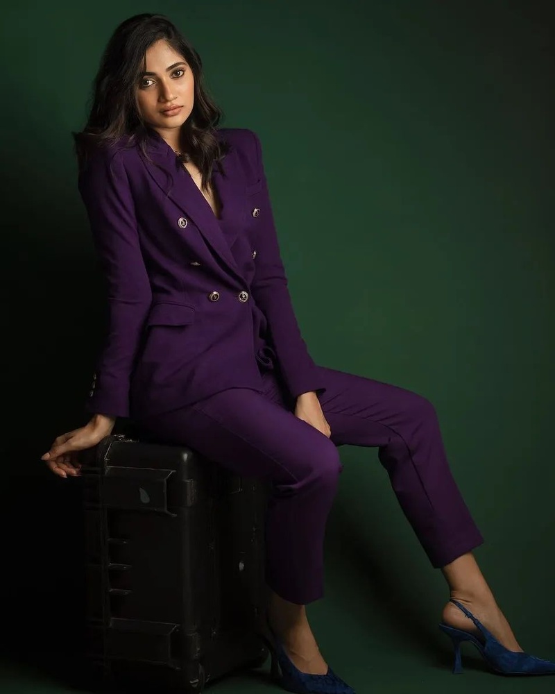 Losliya mariya new hot