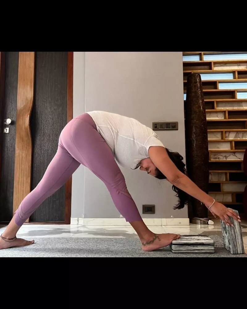 Malavika tamil new hot