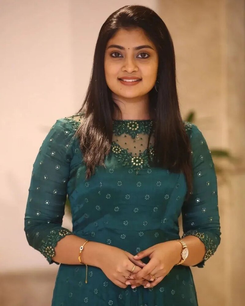Ammu abhirami new hot clicks photo cute