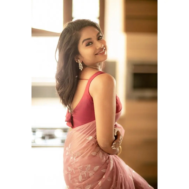 Preethi sharma new hot chithi2 suntv