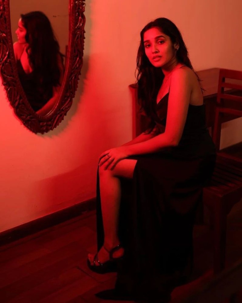 Anikha surendran new birthday hot clicks