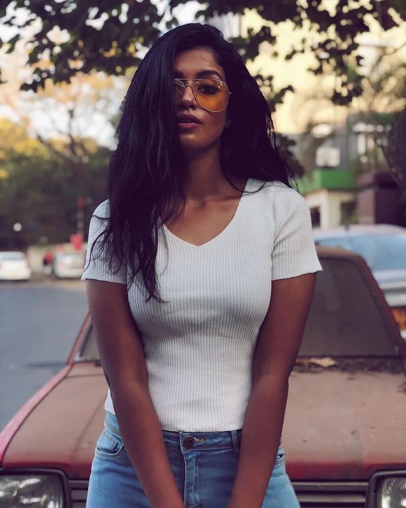 Roshni haripriyan new hot clicks viral