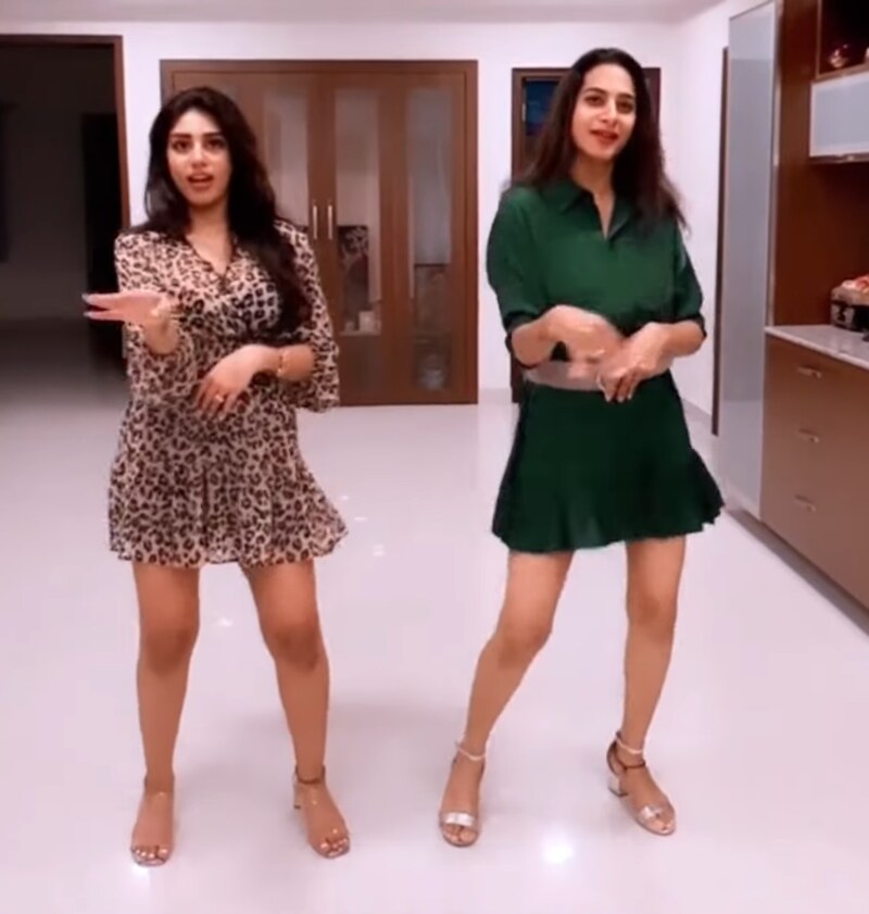 Surekha vani hot supritha daughter clicks