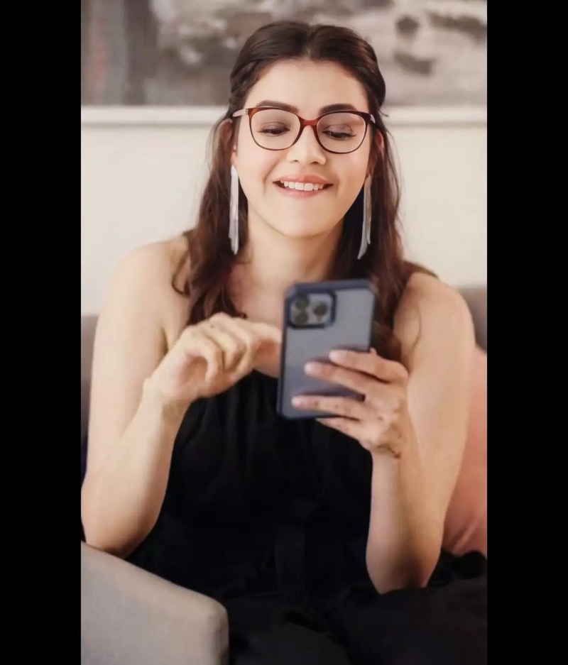 Kajalaggarwal blackdress new hotclicks