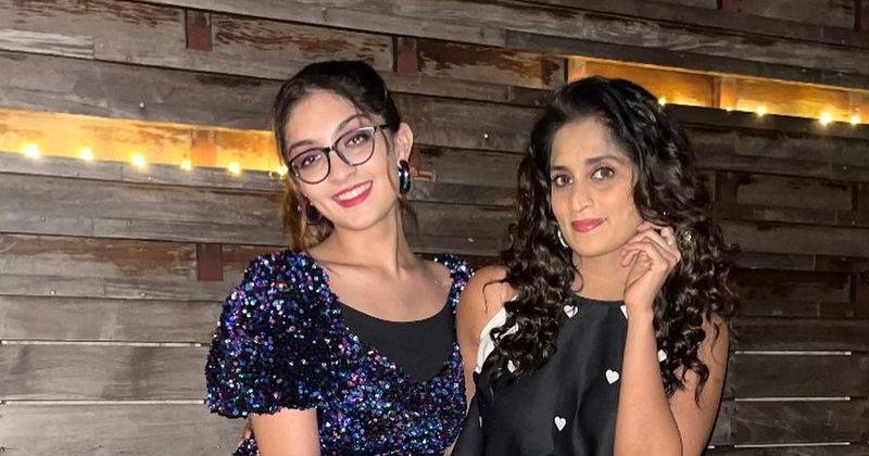 Shalini kiss anoshka photo viral