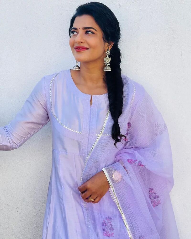 Aishwarya rajesh new hotclicks