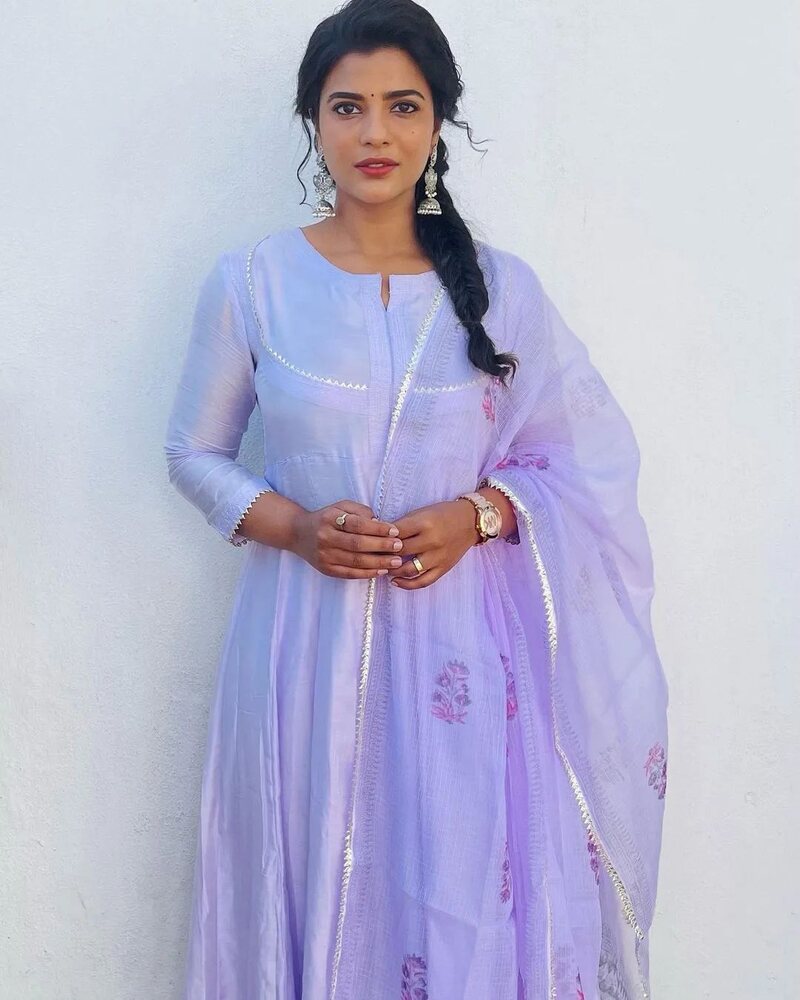 Aishwarya rajesh new hotclicks