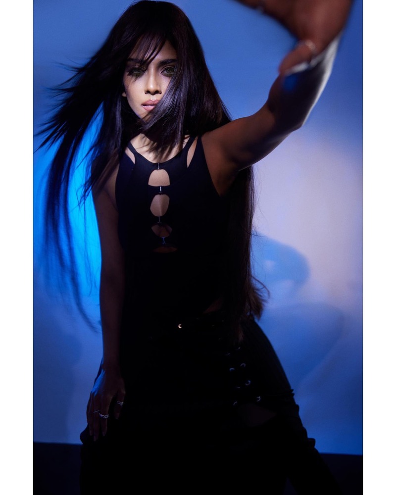 Malavika mohanan new hotclicks