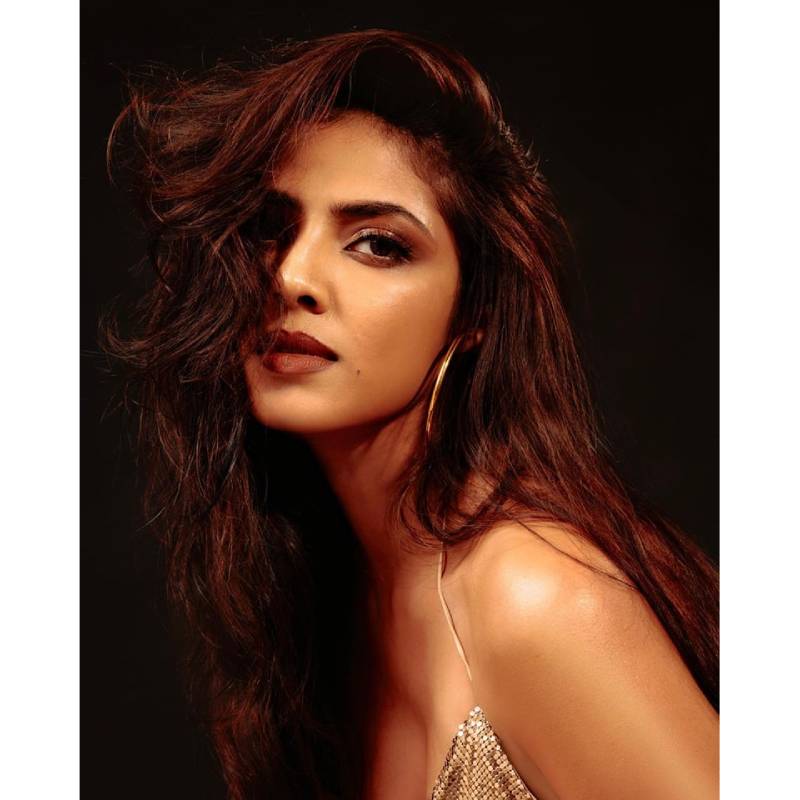 Malavika mohanan inred